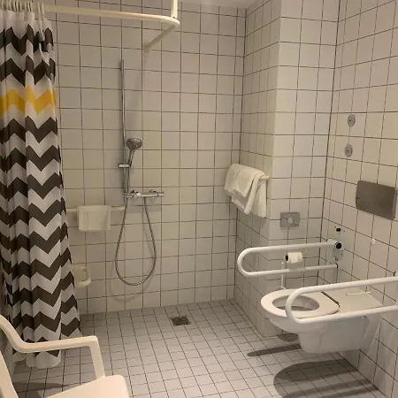 Vienna House Easy By Wyndham 4* אמברג