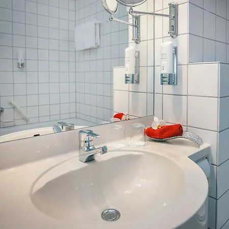Vienna House Easy By Wyndham מלון אמברג