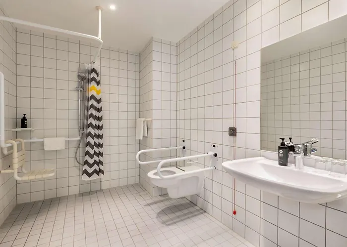 Vienna House Easy By Wyndham 4*
